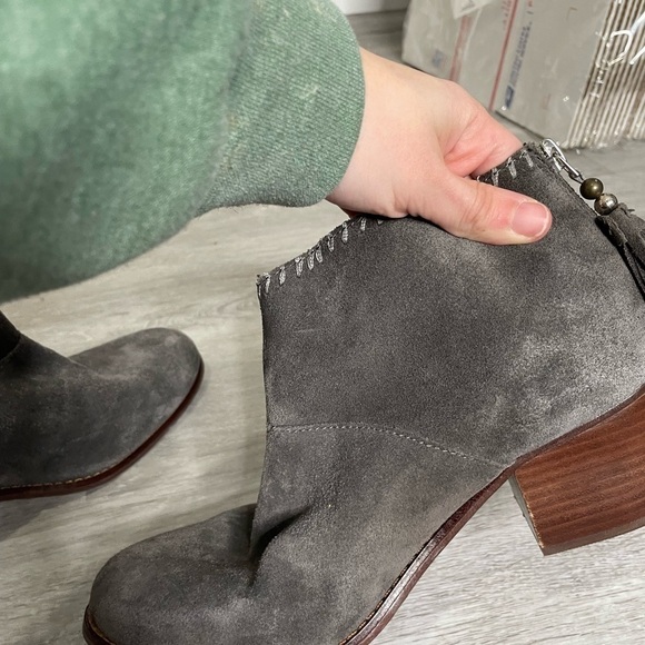 Toms Gray Suede Whipstitch Booties 8 - Picture 10 of 11